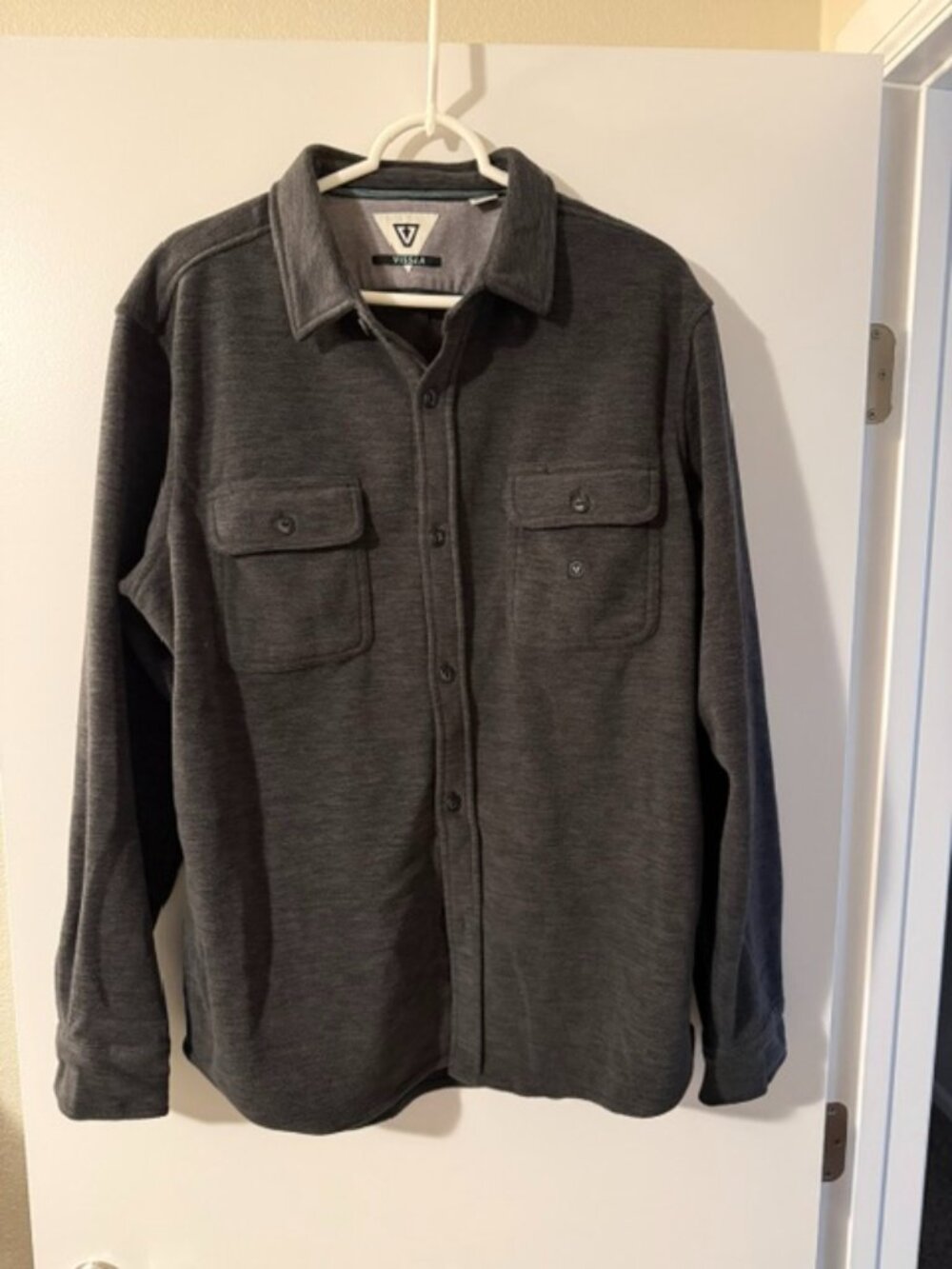 VISSLA Men's Dark Gray Long Sleeve Button-Front Shirt - Large
